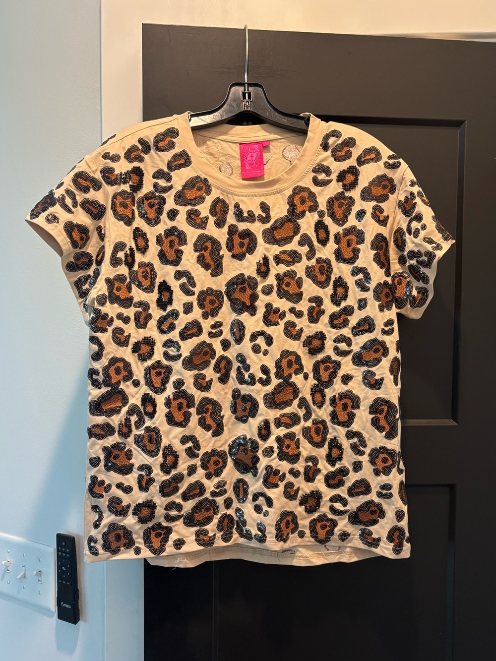 Queen of Sparkles Sequin Leopard Print Top Short Sleeve Blouse Shirt Tee Small - Picture 4 of 9